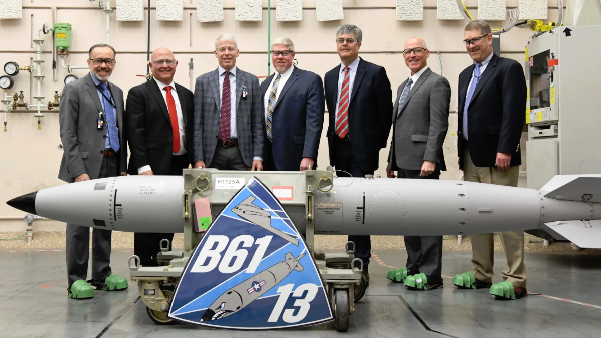 B61-13: Hva du trenger å vite om den første bomben i den nye generasjonen Den nyeste grensen for atomvåpen: Introduksjon av B61-13 bomben