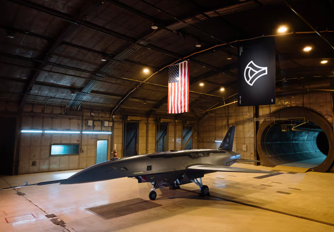 En revolusjon i luften: YFQ-44A - en drone med semi-autonome egenskaper Dronen YFQ-44A: Et nytt nivå av semi-autonom teknologi