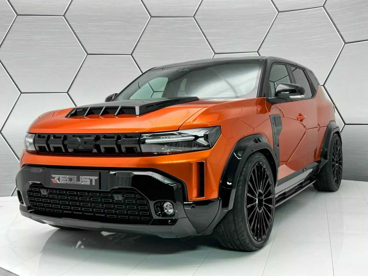 Dacia Duster RS - sett fra siden Dacia Duster RS - sett fra siden