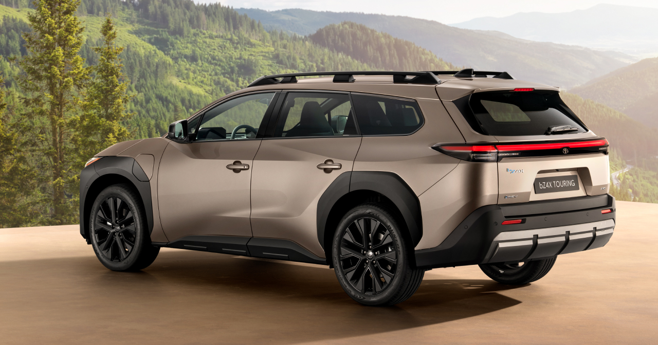 Toyota bZ4X Touring 2025 - Sett fra siden Toyota bZ4X Touring 2025 - Sett fra siden