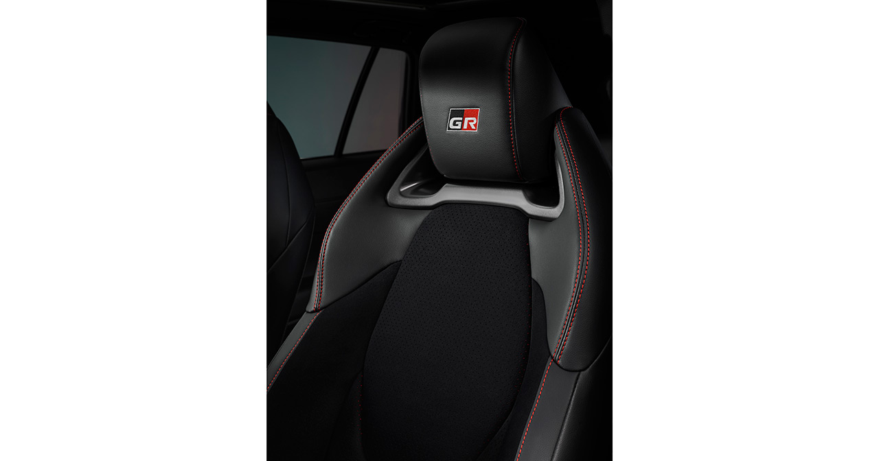 Sporty styling av Toyota Corolla Cross GR Sport Sporty styling av Toyota Corolla Cross GR Sport