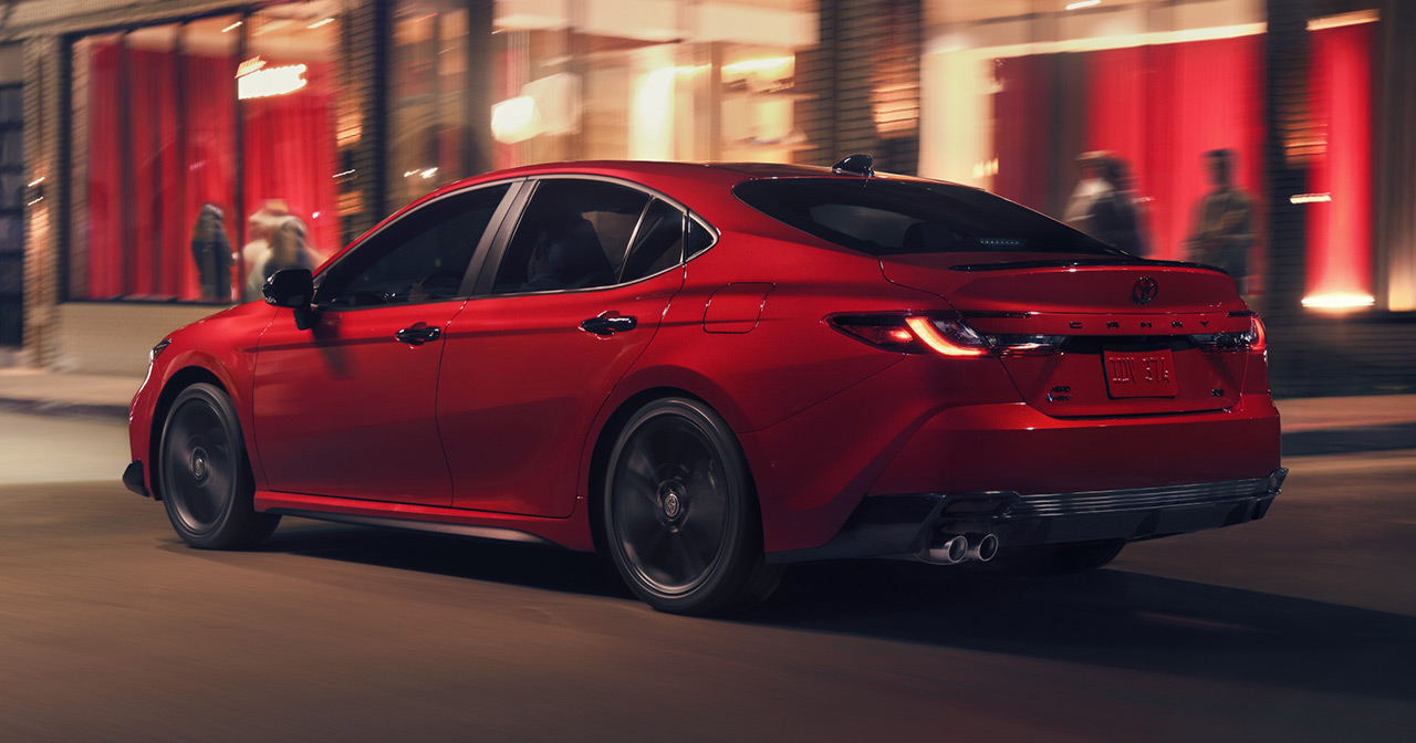 2026 Toyota Camry Nightshade Edition - sett bakfra 2026 Toyota Camry Nightshade Edition - sett bakfra