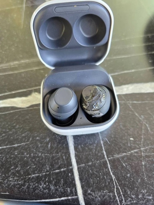 Pluss en annen fobi: Samsungs nye Galaxy Buds FE-hodetelefoner eksploderte i ørene til en jente og frarøvet henne hørselen-3 Pluss en annen fobi: Samsungs nye Galaxy Buds FE-hodetelefoner eksploderte i ørene til en jente og frarøvet henne hørselen-3