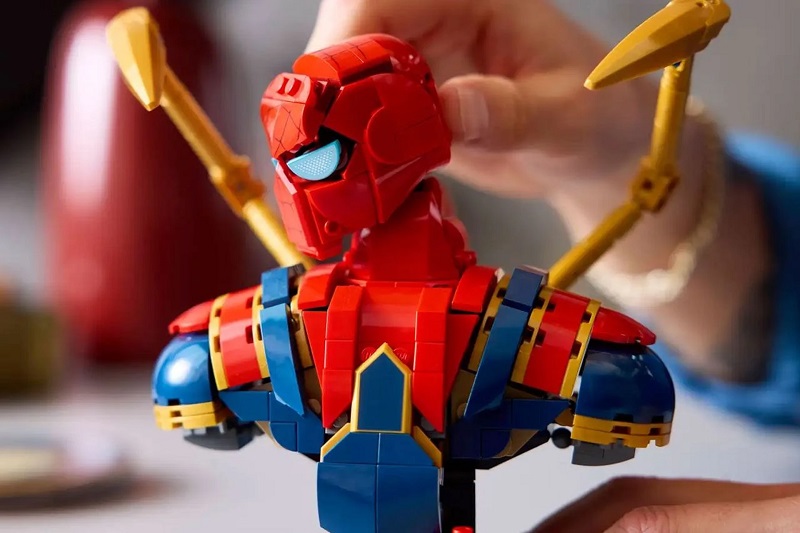 Detaljer om Spider-Mans mini-byste Detaljer om Spider-Mans mini-byste
