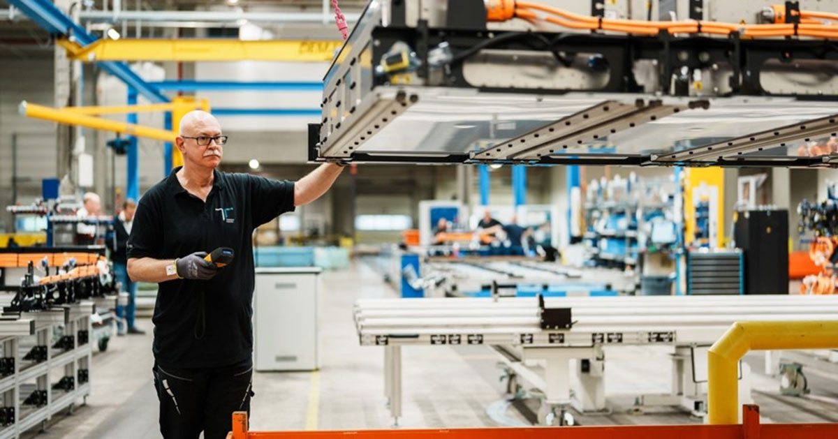 Illustrasjon: Daimler Truck Batterioppussing ved Mercedes-Benz-faciliteten