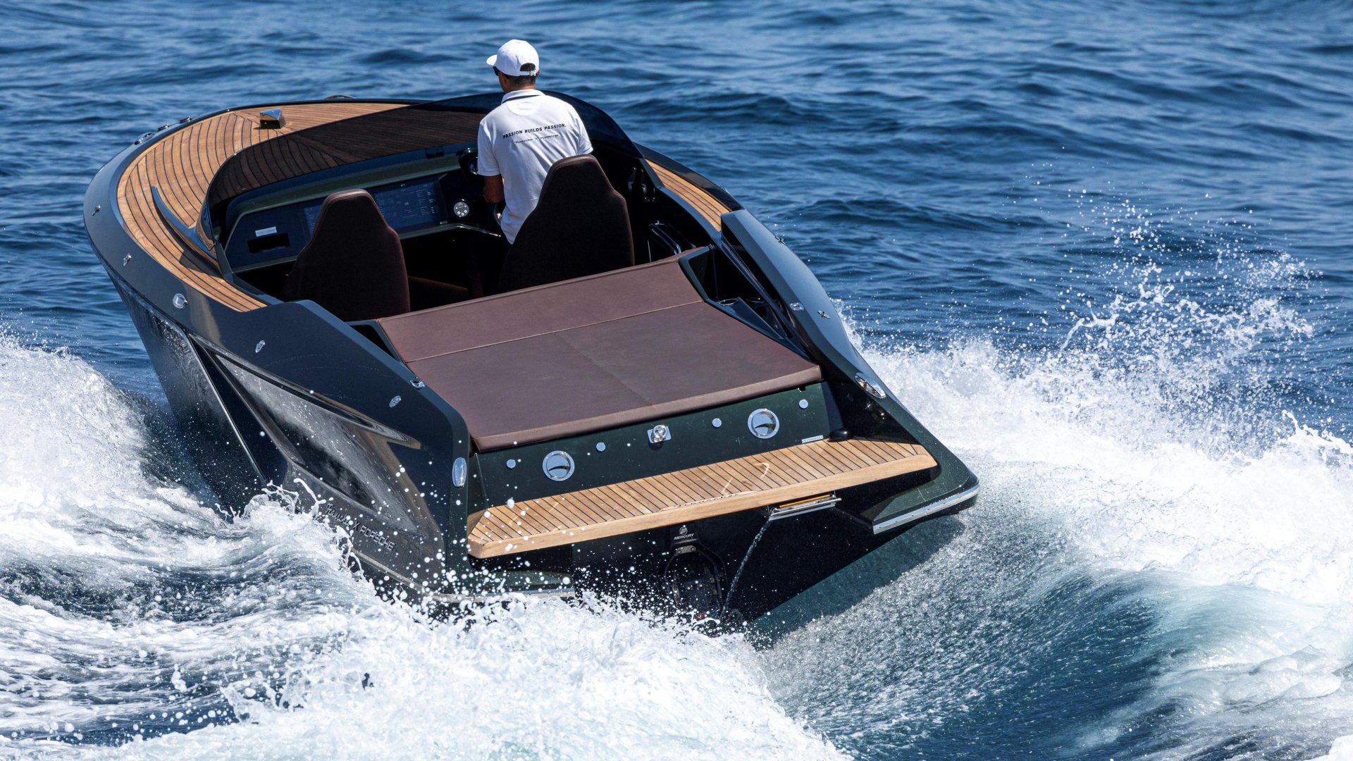 Frauscher x Porsche 850 Fantom båt design Frauscher x Porsche 850 Fantom båt design