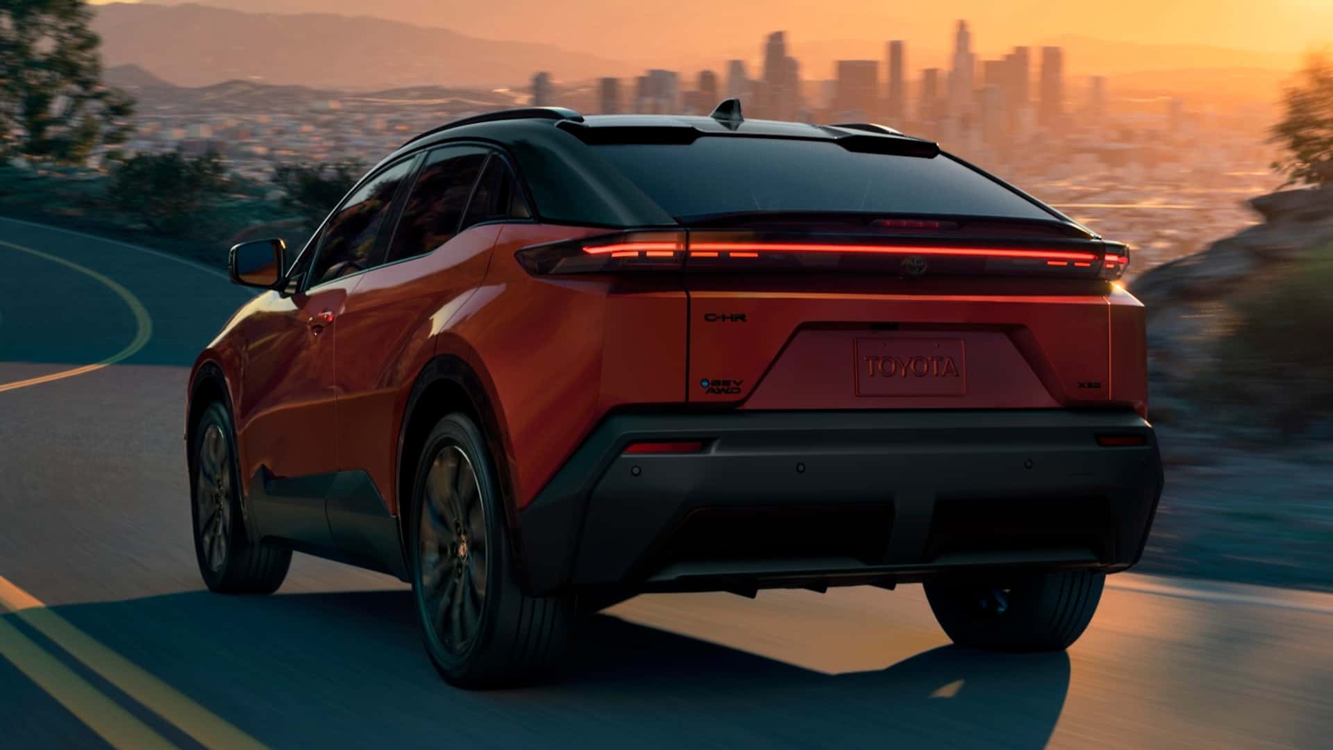 Toyota C-HR EV - sett bakfra Toyota C-HR EV - sett bakfra