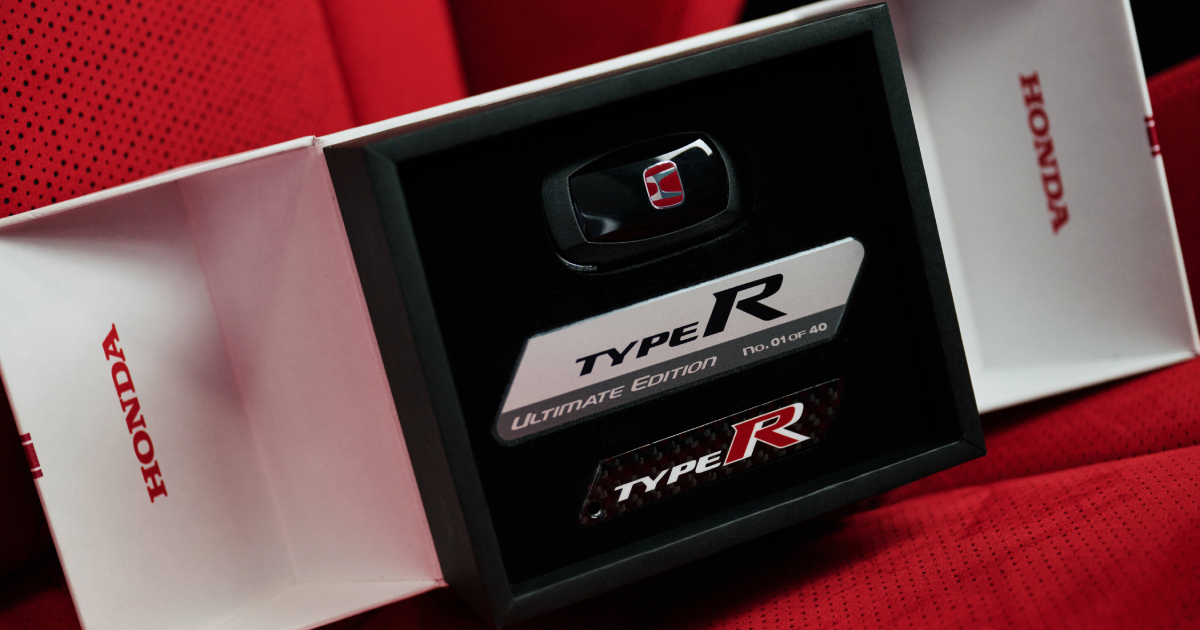 Type R-logo prosjektor på de fremre dørene til Honda Civic Type R Ultimate Edition Type R-logo prosjektor på de fremre dørene til Honda Civic Type R Ultimate Edition