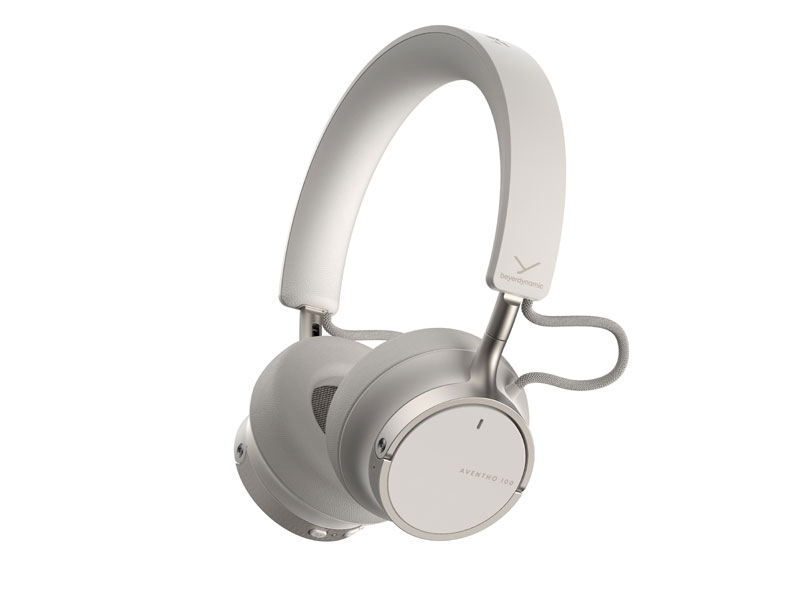 Perspektivbilde av de hvite Beyerdynamic Aventho 100 hodetelefonene Perspektivbilde av de hvite Beyerdynamic Aventho 100 hodetelefonene