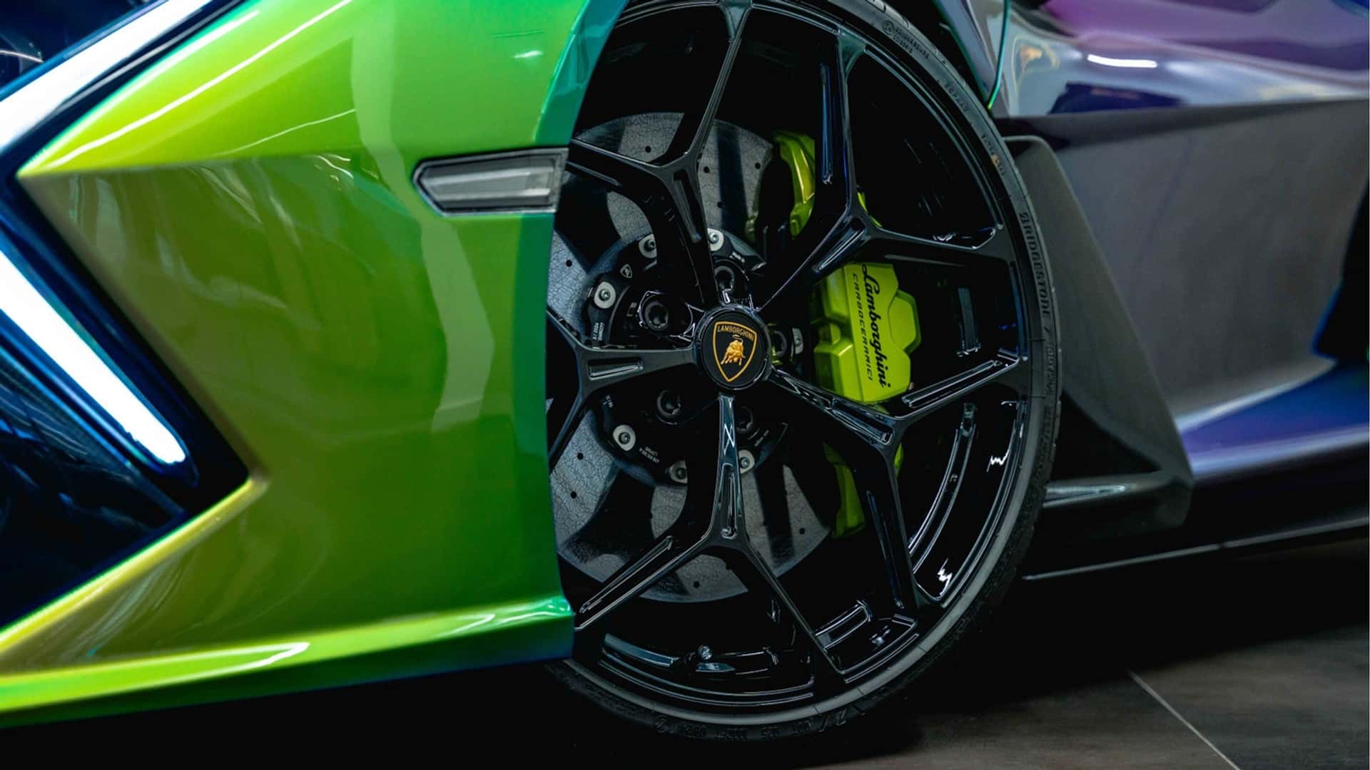 Lamborghini Revuelto med et snev av farge Lamborghini Revuelto med et snev av farge
