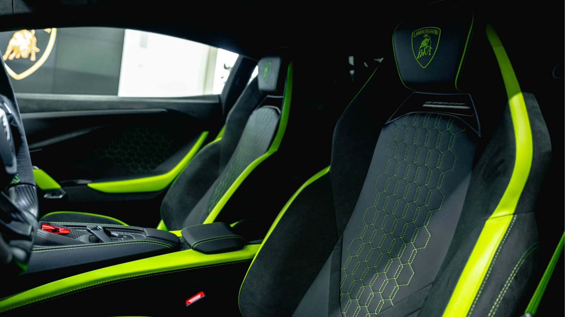Lamborghini Revuelto interiør. Lamborghini Revuelto interiør.