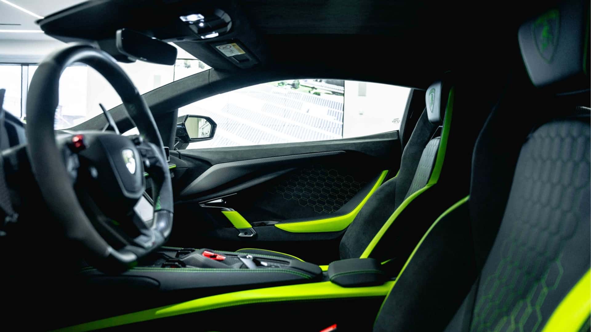 Lamborghini Revuelto interiør. Lamborghini Revuelto interiør.