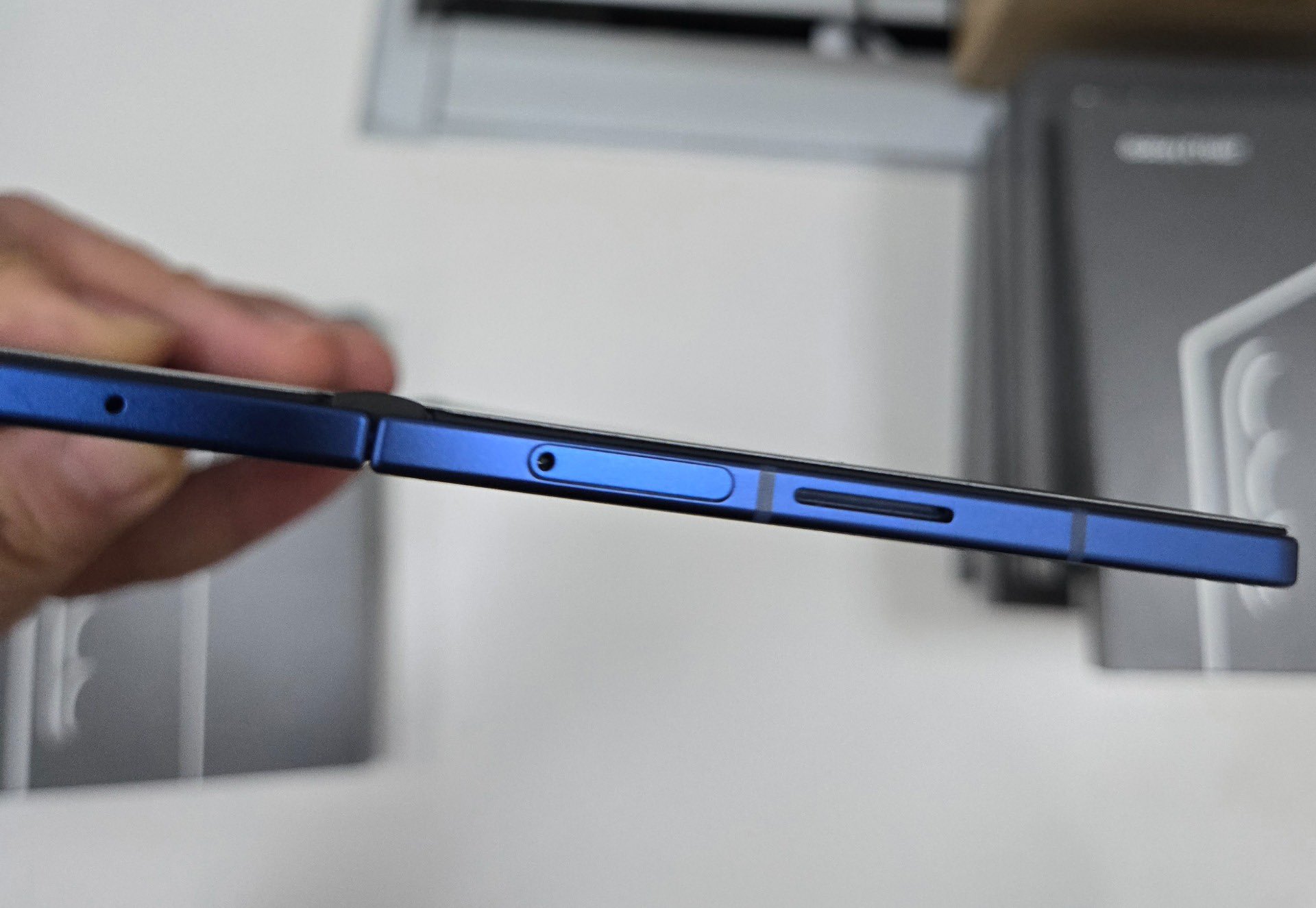 Slim profil av Galaxy Z Fold 7