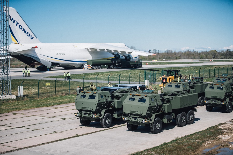 HIMARS i Estland Ankomst av M142 HIMARS til Estland