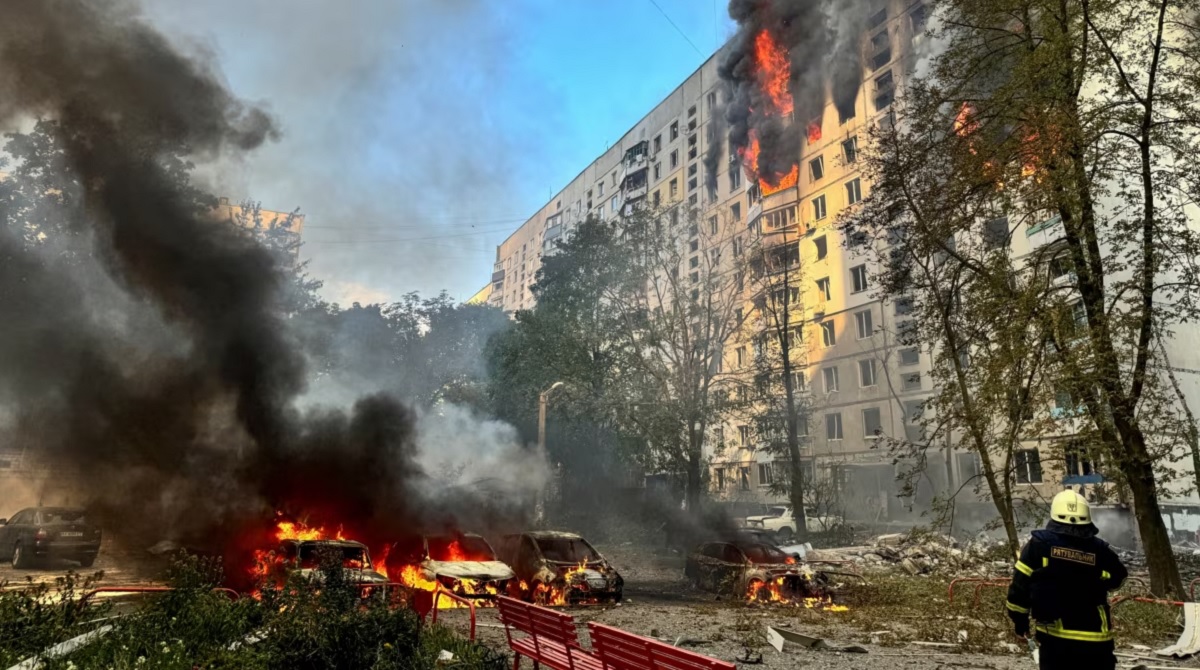 Ukraina under massivt rakettangrep: Russiske barbarer avfyrte 120 raketter og 90 droner mot sivil infrastruktur Ukraina under massivt rakettangrep: Russiske barbarer avfyrte 120 raketter og 90 droner mot sivil infrastruktur