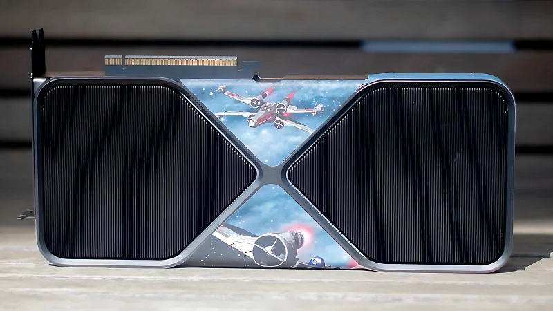 RTX 5090-grafikkort med bilde av et X-Wing-jagerfly RTX 5090-grafikkort med bilde av et X-Wing-jagerfly
