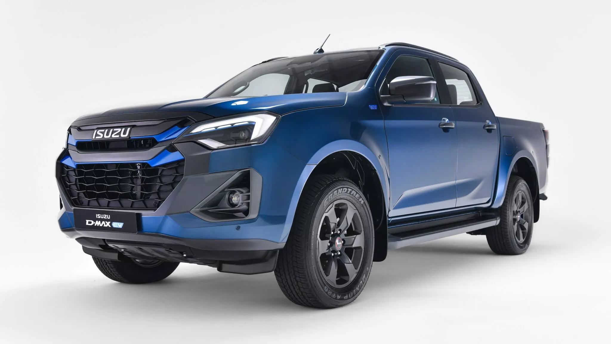Bilde av Isuzu D-Max EV i Norwegian Blue med svarte aksenter