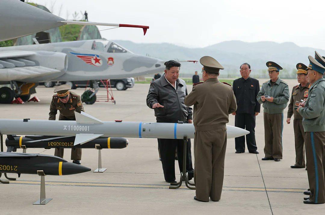 En demonstrasjon av nordkoreanske MiG-29. Illustrajon: KCNA