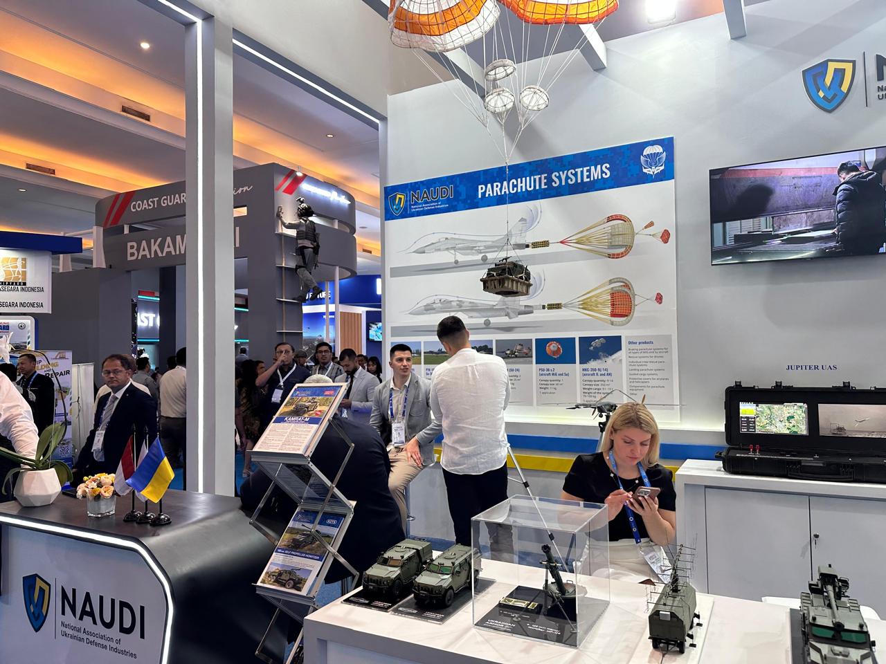 Ukrainsk stand på Indo Defence Expo Forum i Indonesia