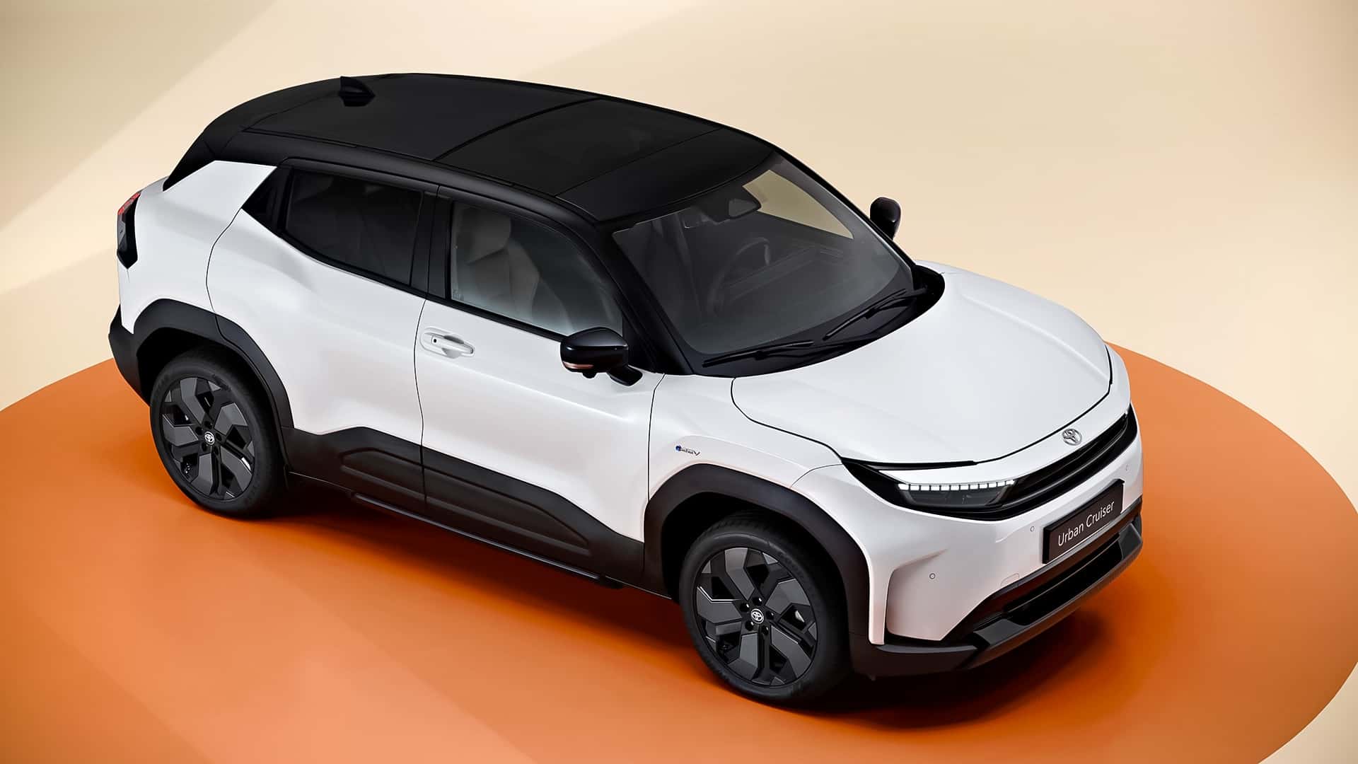 Toyota Urban Cruiser 2025 bakre ende Toyota Urban Cruiser 2025 bakre ende