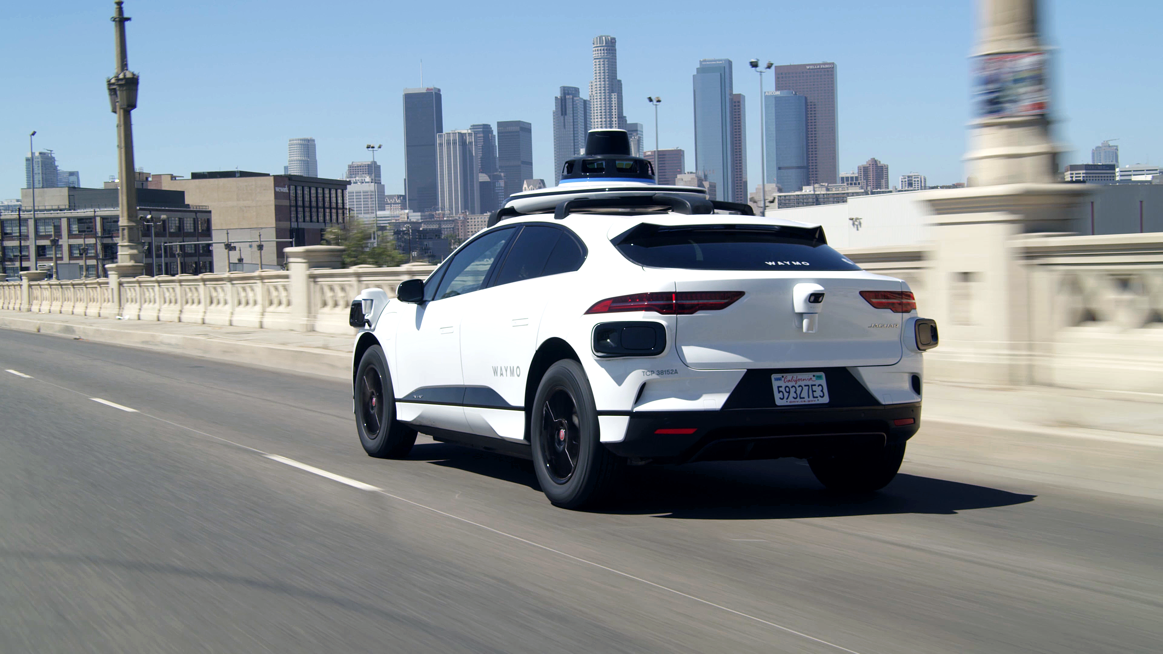 Waymo lanserer betalte robottaxier i Los Angeles Waymo lanserer betalte robottaxier i Los Angeles